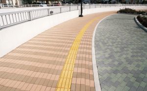 視覚障害者用誘導ブロック
