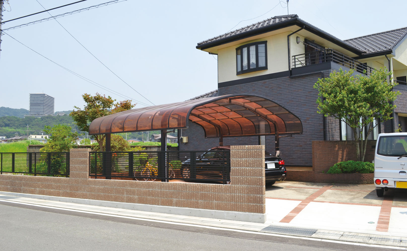 リブロックF_施工例01_ブラウン