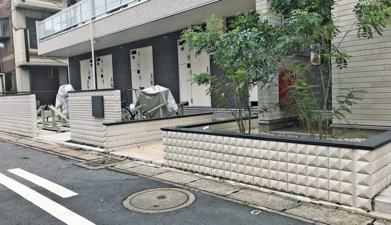 高級感を与えるモノトーンのエクステリア