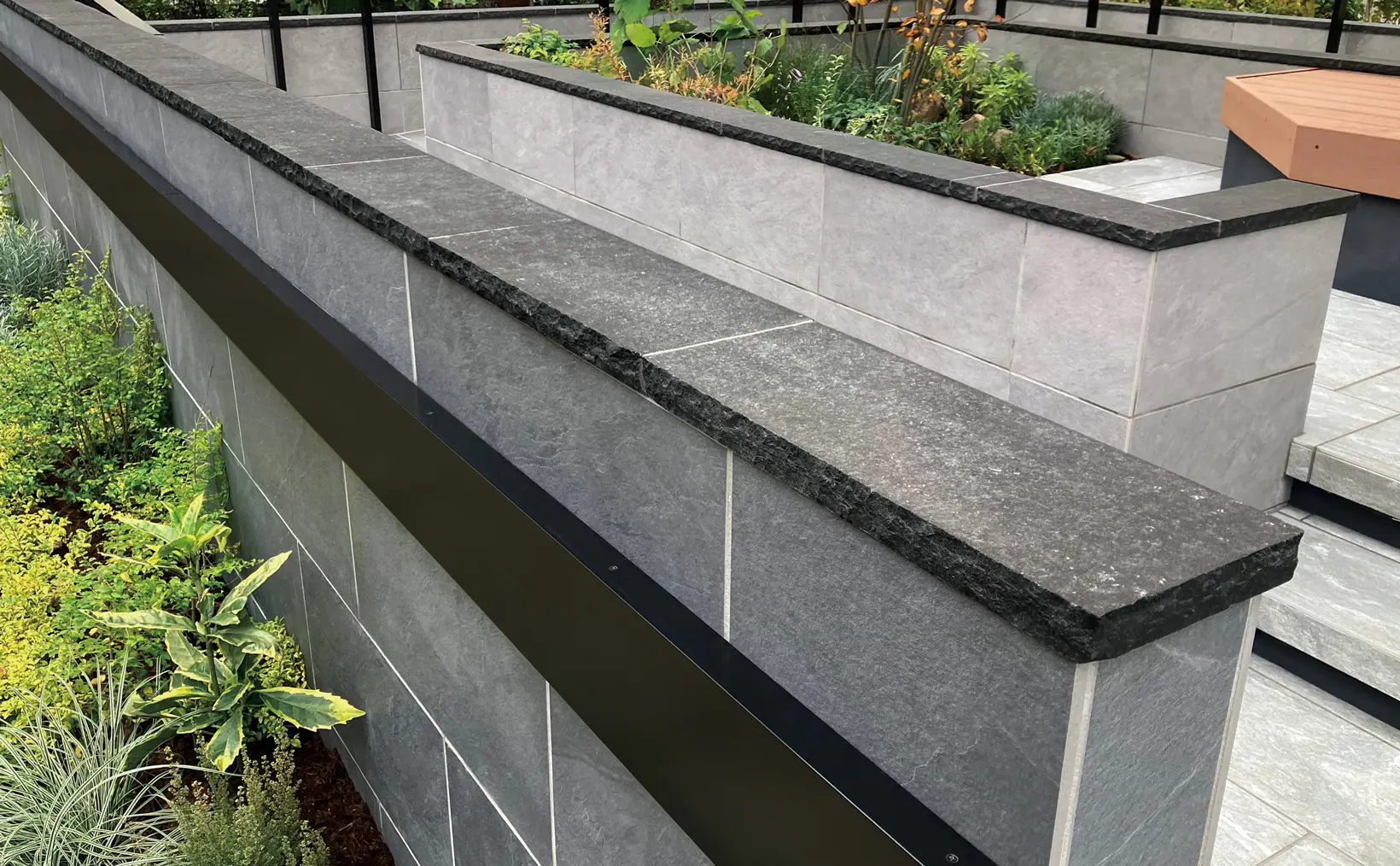 アースキャップ_ブラック_施工例