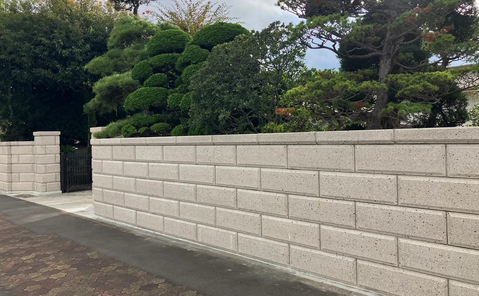 大谷900琥珀のブロック塀