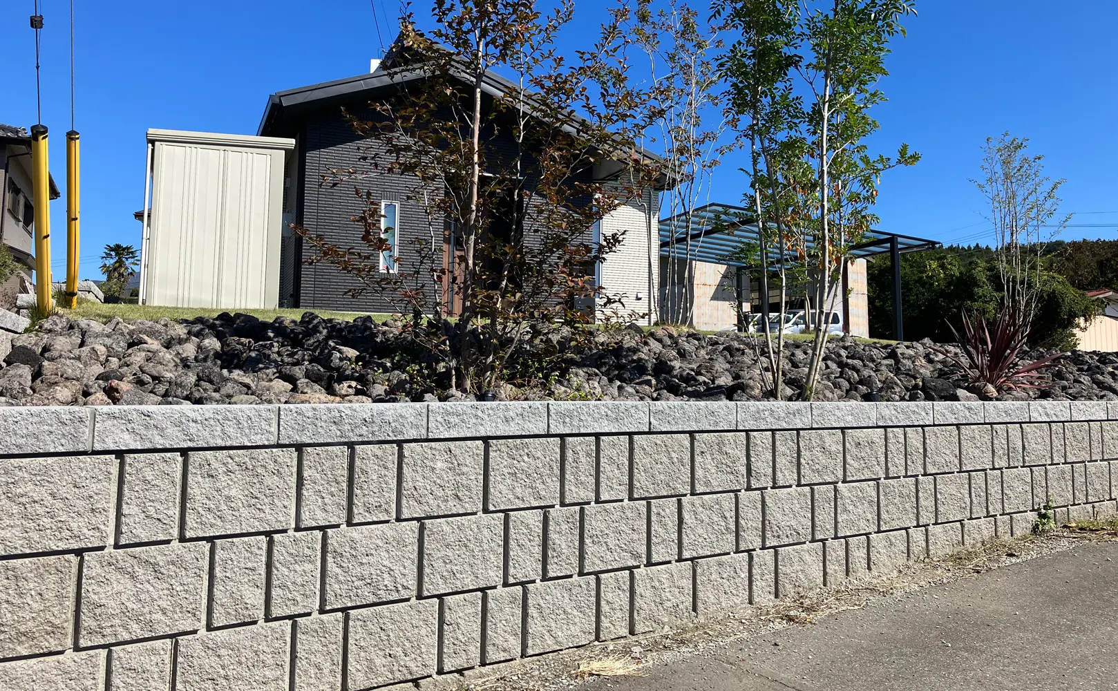 REリブ2SPとスプリットキャップのブロック塀