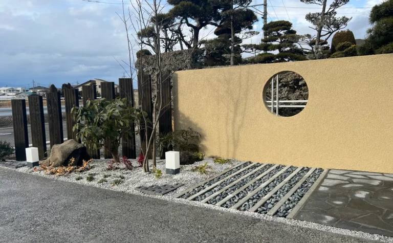 植生ブロックをアクセントにした和モダンなお庭