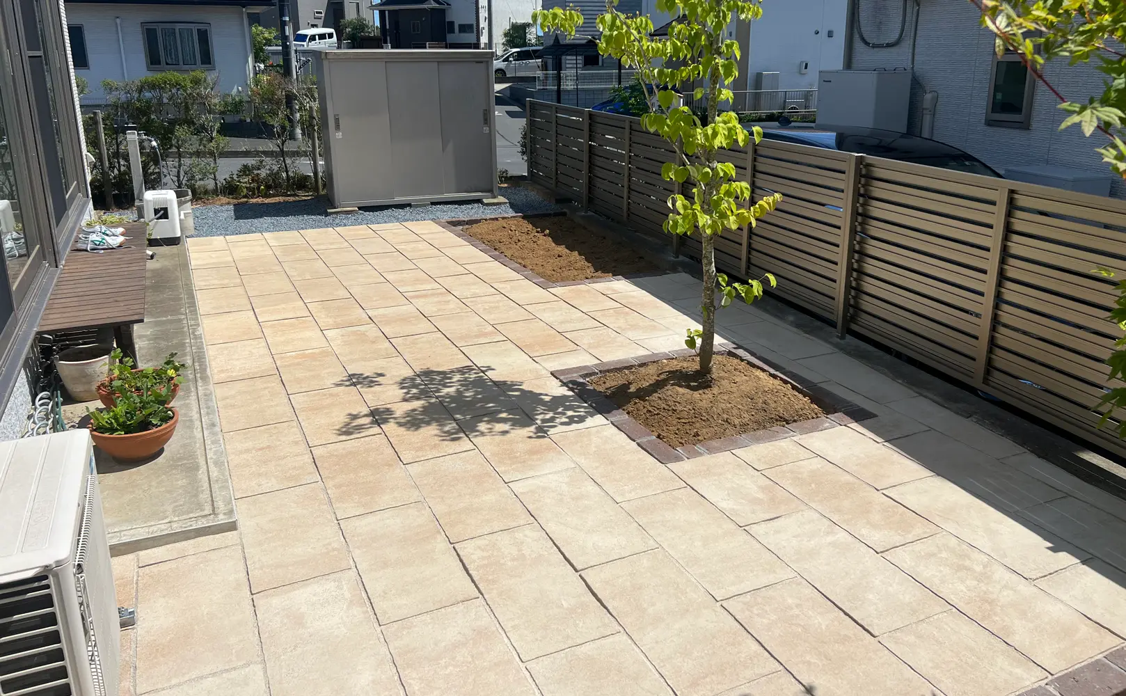 パエリアサルディを使用したお庭。植栽スペースを作りメンテナンスもしやすい。