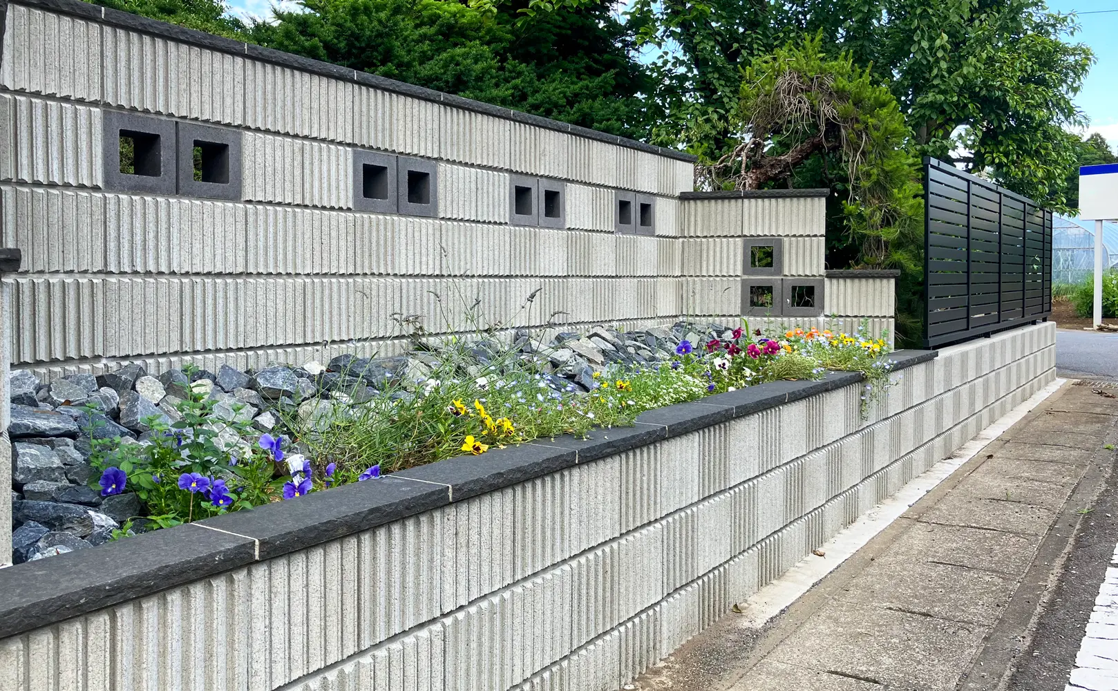ブロック塀のデザイン花壇
