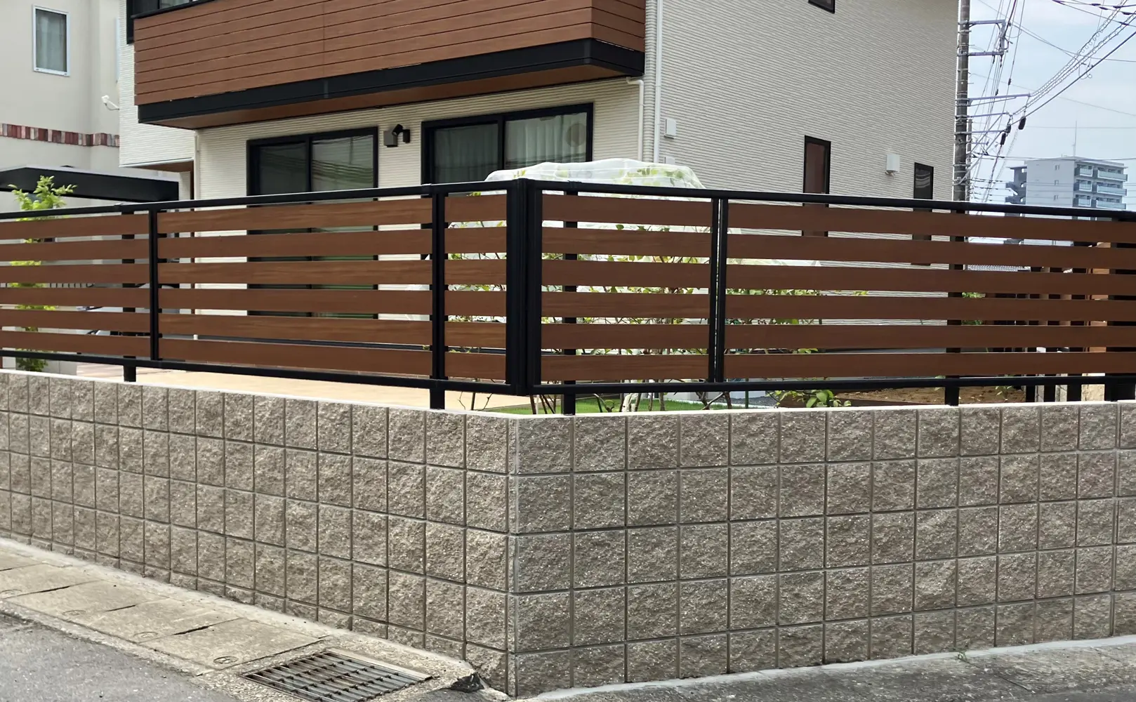 ナチュラルテイストのブロック塀