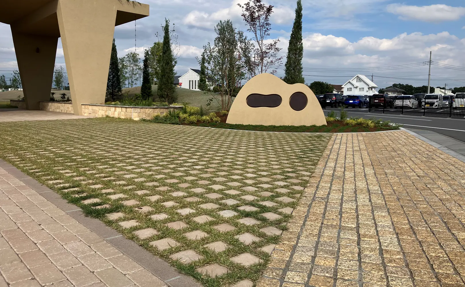 アンティークなアプローチ