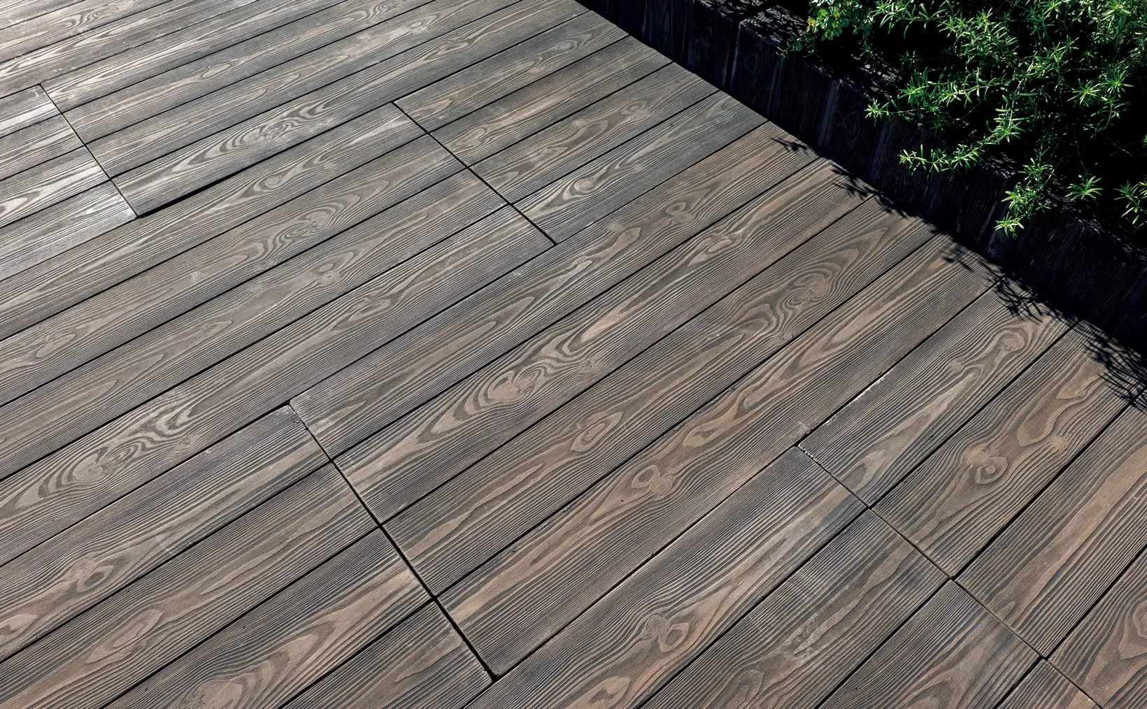 ウッドリーブ_ダークウッド_平板タイプ_施工例