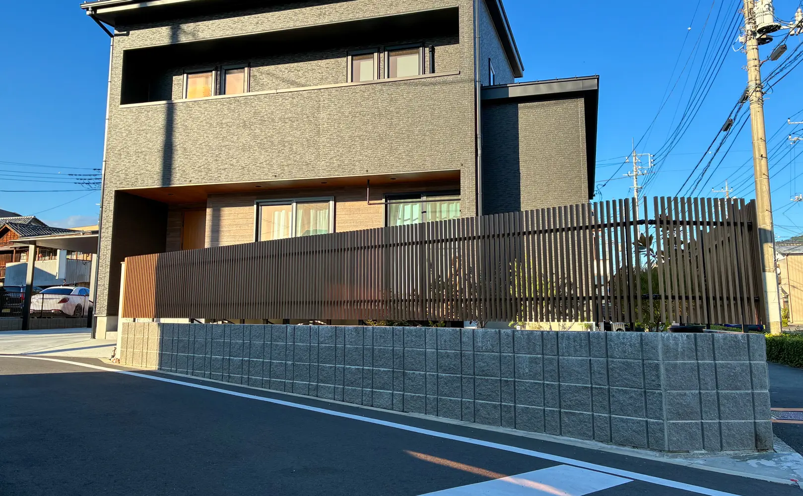 重厚感のあるREリブ2SPを使用したブロック塀